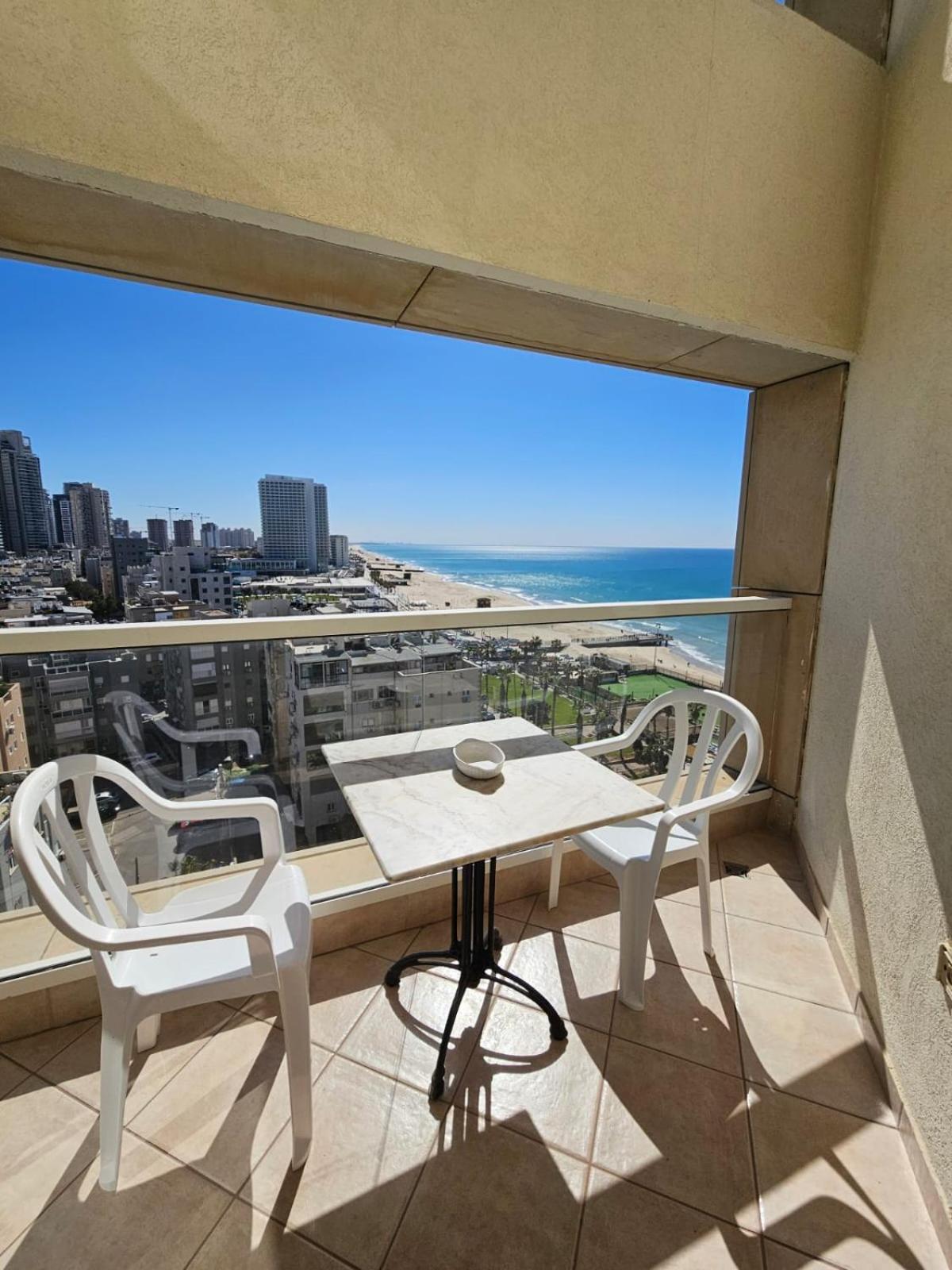 Go To Apartments In Leonardo Bat Yam Buitenkant foto