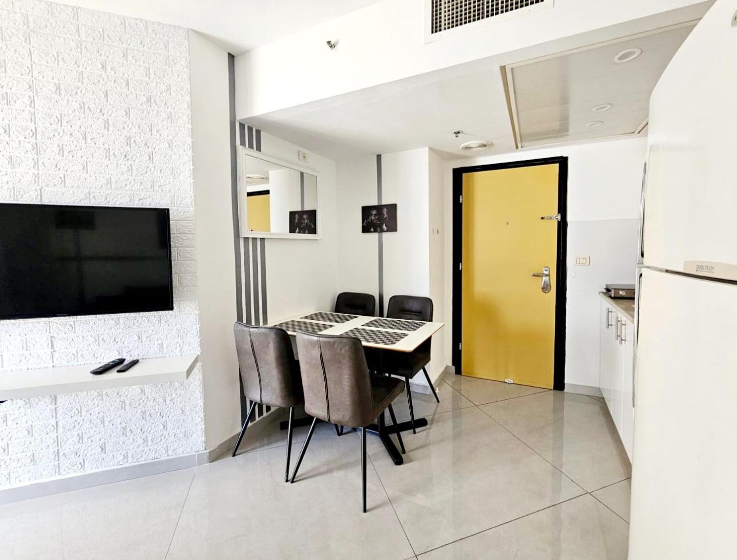 Go To Apartments In Leonardo Bat Yam Buitenkant foto