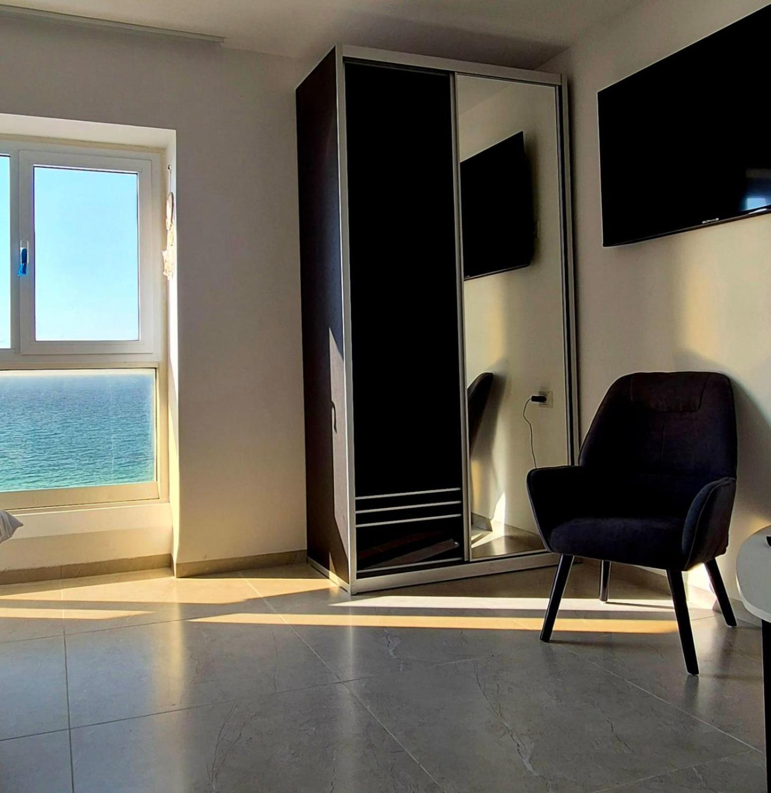 Go To Apartments In Leonardo Bat Yam Kamer foto