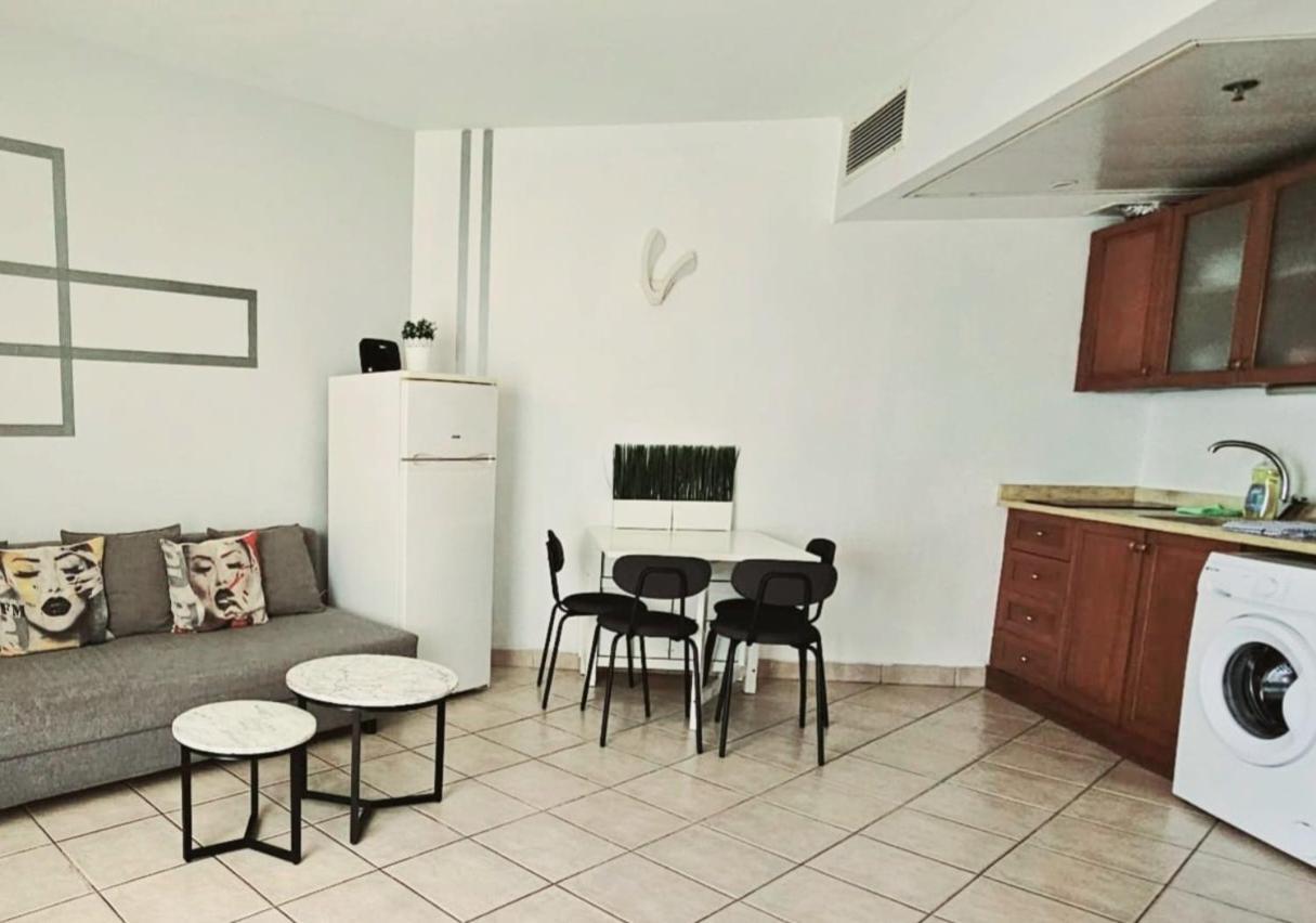 Go To Apartments In Leonardo Bat Yam Kamer foto