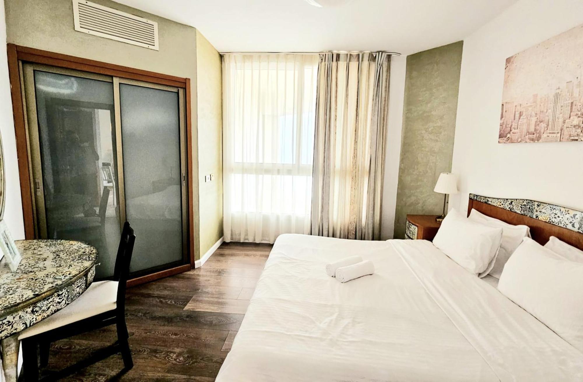 Go To Apartments In Leonardo Bat Yam Kamer foto
